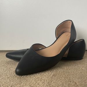 Worn twice- Pointed toe flat
